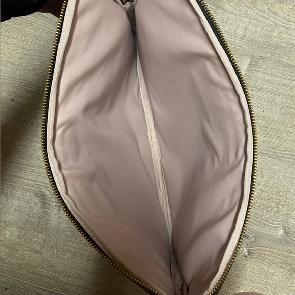 Kate Spade Black Solid 16” Universal Laptop Slim Sleeve - Picture 4 of 6